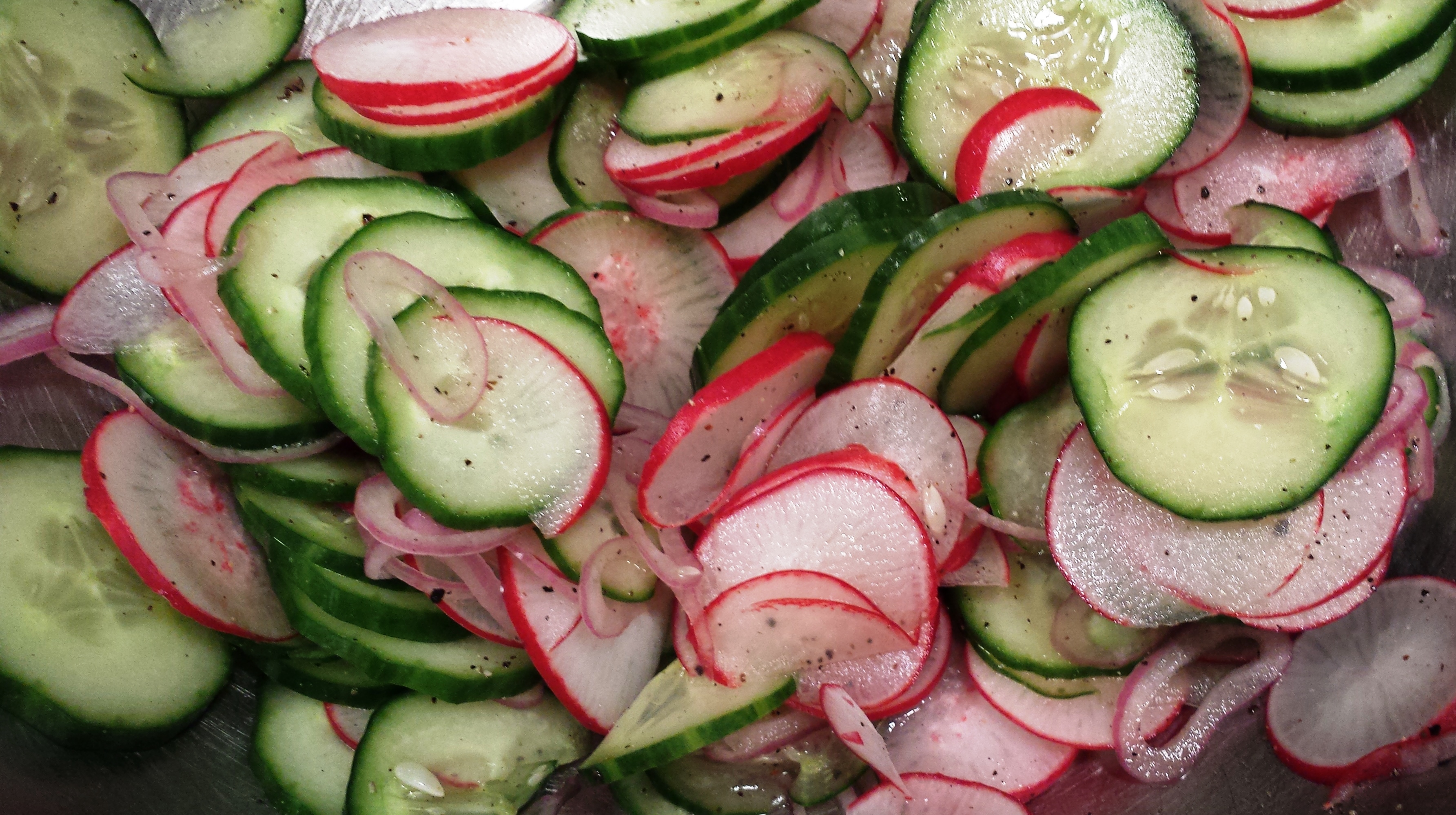 radish cucumber salad